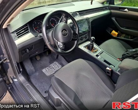 Серый Фольксваген Пассат, объемом двигателя 1.6 л и пробегом 288 тыс. км за 13200 $, фото 4 на Automoto.ua