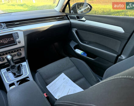 Серый Фольксваген Пассат, объемом двигателя 2 л и пробегом 285 тыс. км за 13700 $, фото 7 на Automoto.ua