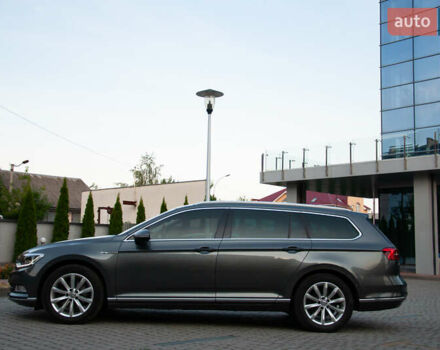 Фольксваген Пассат 2016 в Ужгороде на Automoto.ua Серый Фольксваген Пассат, объемом двигателя 1.97 л и пробегом 207 тыс. км за 18200 $, фото 2 на Automoto.ua