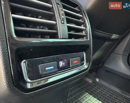 Серый Фольксваген Пассат, объемом двигателя 1.97 л и пробегом 275 тыс. км за 15999 $, фото 53 на Automoto.ua