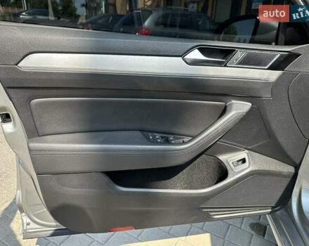 Серый Фольксваген Пассат, объемом двигателя 1.97 л и пробегом 275 тыс. км за 15999 $, фото 48 на Automoto.ua