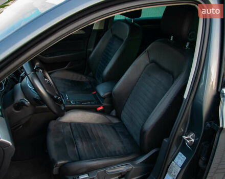 Фольксваген Пассат 2016 в Ужгороде на Automoto.ua Серый Фольксваген Пассат, объемом двигателя 1.97 л и пробегом 207 тыс. км за 18200 $, фото 13 на Automoto.ua