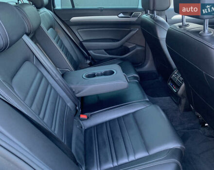 Сірий Фольксваген Пассат, об'ємом двигуна 2 л та пробігом 290 тис. км за 19700 $, фото 25 на Automoto.ua