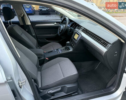 Серый Фольксваген Пассат, объемом двигателя 1.6 л и пробегом 237 тыс. км за 12800 $, фото 19 на Automoto.ua