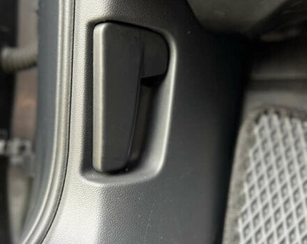 Серый Фольксваген Пассат, объемом двигателя 1.6 л и пробегом 265 тыс. км за 13200 $, фото 44 на Automoto.ua