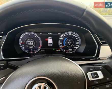 Сірий Фольксваген Пассат, об'ємом двигуна 1.97 л та пробігом 235 тис. км за 18200 $, фото 21 на Automoto.ua