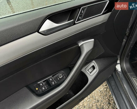 Сірий Фольксваген Пассат, об'ємом двигуна 1.97 л та пробігом 359 тис. км за 14500 $, фото 12 на Automoto.ua