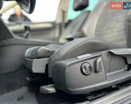 Серый Фольксваген Пассат, объемом двигателя 1.6 л и пробегом 265 тыс. км за 13200 $, фото 36 на Automoto.ua