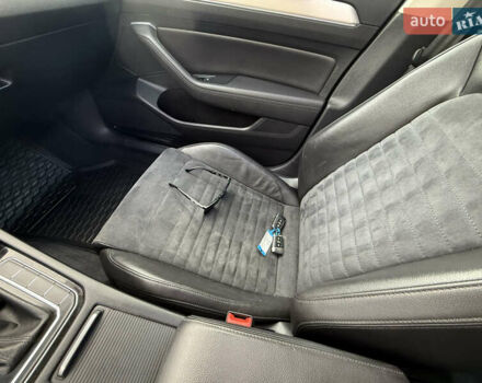 Сірий Фольксваген Пассат, об'ємом двигуна 1.97 л та пробігом 235 тис. км за 18200 $, фото 25 на Automoto.ua