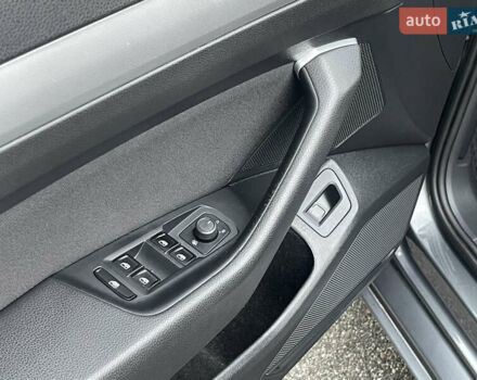 Серый Фольксваген Пассат, объемом двигателя 1.97 л и пробегом 240 тыс. км за 15599 $, фото 21 на Automoto.ua