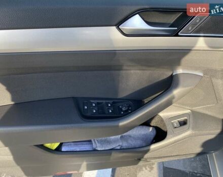 Сірий Фольксваген Пассат, об'ємом двигуна 1.6 л та пробігом 257 тис. км за 13300 $, фото 25 на Automoto.ua