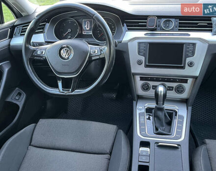 Серый Фольксваген Пассат, объемом двигателя 1.6 л и пробегом 262 тыс. км за 11800 $, фото 18 на Automoto.ua