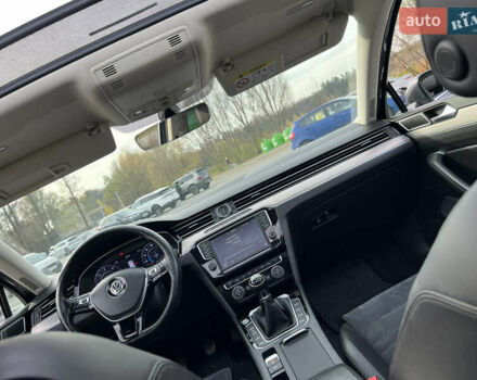 Серый Фольксваген Пассат, объемом двигателя 1.6 л и пробегом 265 тыс. км за 13200 $, фото 32 на Automoto.ua