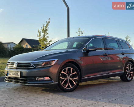 Серый Фольксваген Пассат, объемом двигателя 2 л и пробегом 220 тыс. км за 17999 $, фото 3 на Automoto.ua