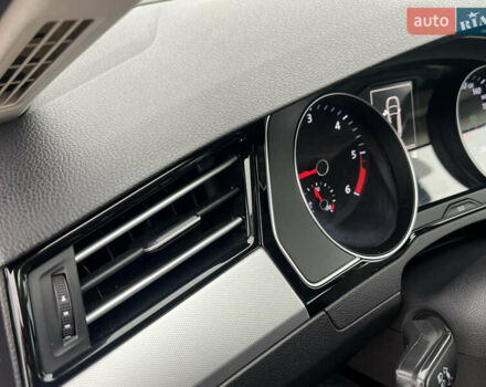 Серый Фольксваген Пассат, объемом двигателя 1.6 л и пробегом 263 тыс. км за 13500 $, фото 14 на Automoto.ua