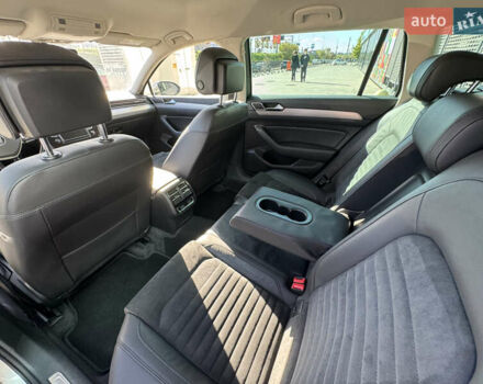 Сірий Фольксваген Пассат, об'ємом двигуна 1.6 л та пробігом 264 тис. км за 15800 $, фото 57 на Automoto.ua