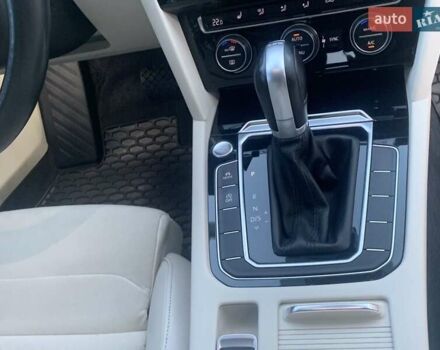 Серый Фольксваген Пассат, объемом двигателя 1.97 л и пробегом 231 тыс. км за 16000 $, фото 11 на Automoto.ua