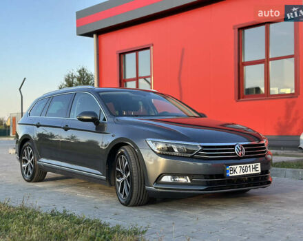 Серый Фольксваген Пассат, объемом двигателя 2 л и пробегом 220 тыс. км за 17999 $, фото 6 на Automoto.ua