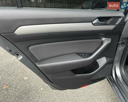 Серый Фольксваген Пассат, объемом двигателя 1.97 л и пробегом 240 тыс. км за 15599 $, фото 31 на Automoto.ua