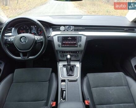 Фольксваген Пассат 2016 в Радомышле на Automoto.ua Серый Фольксваген Пассат, объемом двигателя 1.97 л и пробегом 286 тыс. км за 14500 $, фото 2 на Automoto.ua