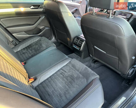 Серый Фольксваген Пассат, объемом двигателя 2 л и пробегом 220 тыс. км за 17999 $, фото 30 на Automoto.ua