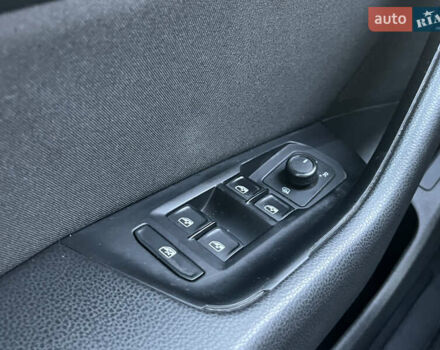 Серый Фольксваген Пассат, объемом двигателя 1.6 л и пробегом 262 тыс. км за 11800 $, фото 27 на Automoto.ua