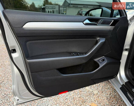 Серый Фольксваген Пассат, объемом двигателя 1.97 л и пробегом 380 тыс. км за 13500 $, фото 25 на Automoto.ua