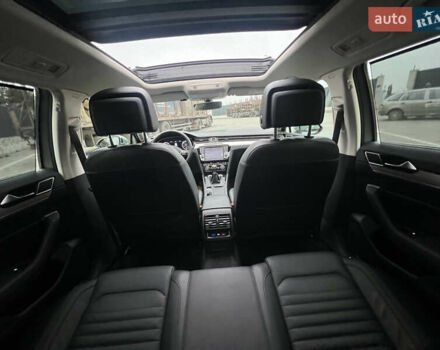 Сірий Фольксваген Пассат, об'ємом двигуна 1.6 л та пробігом 260 тис. км за 13999 $, фото 49 на Automoto.ua