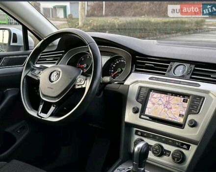Фольксваген Пассат 2016 в Радомышле на Automoto.ua Серый Фольксваген Пассат, объемом двигателя 1.97 л и пробегом 286 тыс. км за 14500 $, фото 25 на Automoto.ua