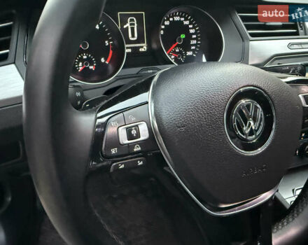 Серый Фольксваген Пассат, объемом двигателя 1.6 л и пробегом 237 тыс. км за 12800 $, фото 24 на Automoto.ua