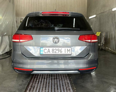 Серый Фольксваген Пассат, объемом двигателя 1.6 л и пробегом 240 тыс. км за 14900 $, фото 1 на Automoto.ua