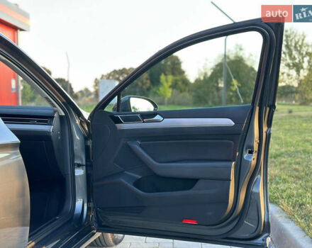 Серый Фольксваген Пассат, объемом двигателя 2 л и пробегом 220 тыс. км за 17999 $, фото 23 на Automoto.ua