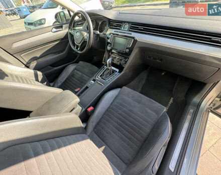 Сірий Фольксваген Пассат, об'ємом двигуна 1.6 л та пробігом 264 тис. км за 15800 $, фото 54 на Automoto.ua