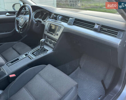 Серый Фольксваген Пассат, объемом двигателя 1.6 л и пробегом 262 тыс. км за 11800 $, фото 33 на Automoto.ua