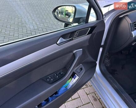 Серый Фольксваген Пассат, объемом двигателя 1.97 л и пробегом 273 тыс. км за 14200 $, фото 5 на Automoto.ua