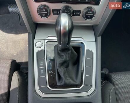 Серый Фольксваген Пассат, объемом двигателя 1.8 л и пробегом 165 тыс. км за 15500 $, фото 19 на Automoto.ua