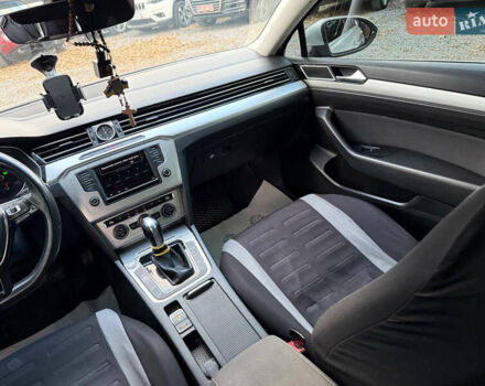 Серый Фольксваген Пассат, объемом двигателя 1.97 л и пробегом 380 тыс. км за 13500 $, фото 45 на Automoto.ua