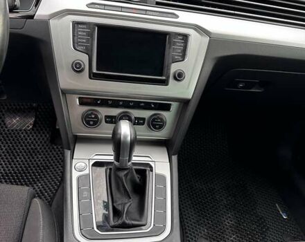 Серый Фольксваген Пассат, объемом двигателя 1.97 л и пробегом 306 тыс. км за 15000 $, фото 35 на Automoto.ua