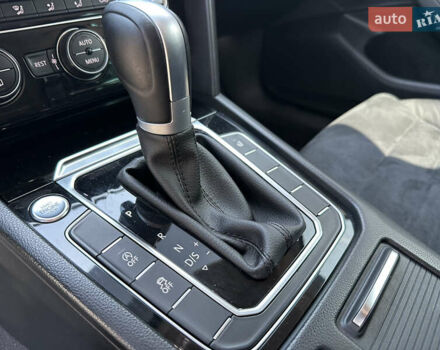 Серый Фольксваген Пассат, объемом двигателя 1.97 л и пробегом 275 тыс. км за 15999 $, фото 39 на Automoto.ua