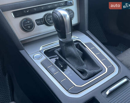 Серый Фольксваген Пассат, объемом двигателя 1.6 л и пробегом 262 тыс. км за 11800 $, фото 25 на Automoto.ua