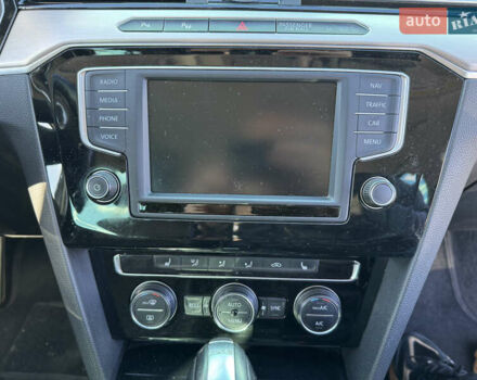 Сірий Фольксваген Пассат, об'ємом двигуна 1.6 л та пробігом 264 тис. км за 15800 $, фото 48 на Automoto.ua