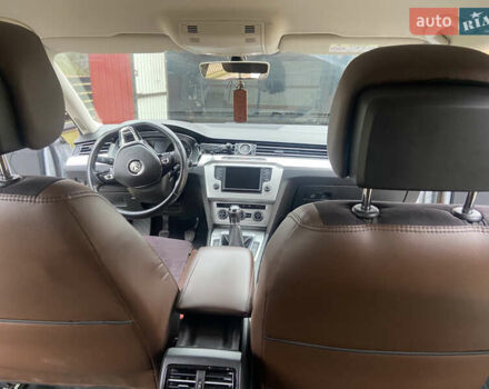 Серый Фольксваген Пассат, объемом двигателя 1.6 л и пробегом 320 тыс. км за 13500 $, фото 8 на Automoto.ua