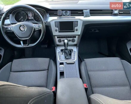 Серый Фольксваген Пассат, объемом двигателя 1.6 л и пробегом 262 тыс. км за 11800 $, фото 17 на Automoto.ua