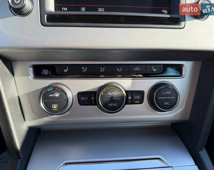 Сірий Фольксваген Пассат, об'ємом двигуна 2 л та пробігом 195 тис. км за 16999 $, фото 68 на Automoto.ua