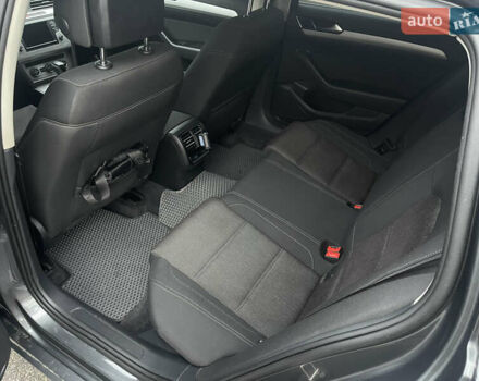 Серый Фольксваген Пассат, объемом двигателя 1.97 л и пробегом 240 тыс. км за 15599 $, фото 32 на Automoto.ua