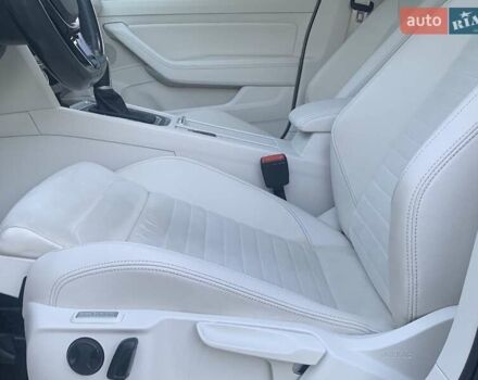 Серый Фольксваген Пассат, объемом двигателя 1.97 л и пробегом 231 тыс. км за 16000 $, фото 9 на Automoto.ua