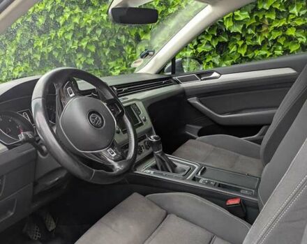 Серый Фольксваген Пассат, объемом двигателя 1.6 л и пробегом 290 тыс. км за 11499 $, фото 10 на Automoto.ua