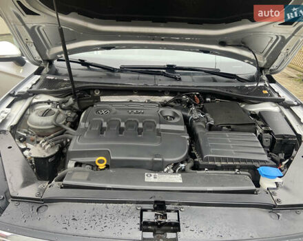 Серый Фольксваген Пассат, объемом двигателя 1.6 л и пробегом 320 тыс. км за 13500 $, фото 1 на Automoto.ua