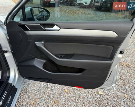 Серый Фольксваген Пассат, объемом двигателя 1.97 л и пробегом 380 тыс. км за 13500 $, фото 49 на Automoto.ua