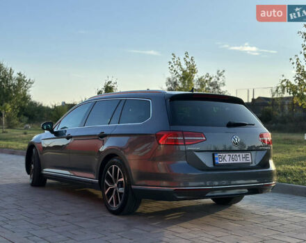 Серый Фольксваген Пассат, объемом двигателя 2 л и пробегом 220 тыс. км за 17999 $, фото 4 на Automoto.ua